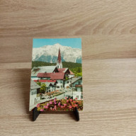 Ansichtskarte-DE-94-Seefeld in Tirol, Straßenbild gegen Wetterstein.