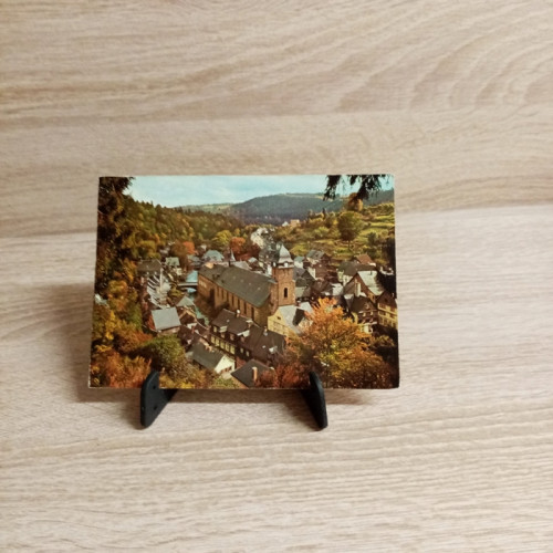 Ansichtskarte-DE-76-Monschau in der Eifel. Partie an der Rur mit Aukirche.