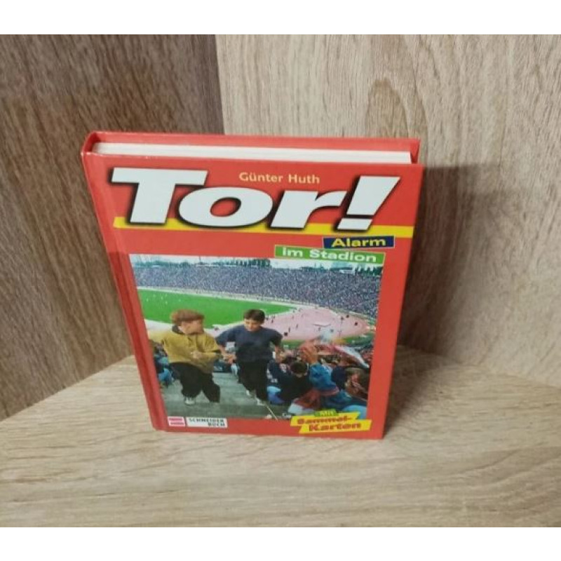 Günter Huth-Alarm im Stadion. Hardcover.Mit Sammel-Karten. Sammlerstück.