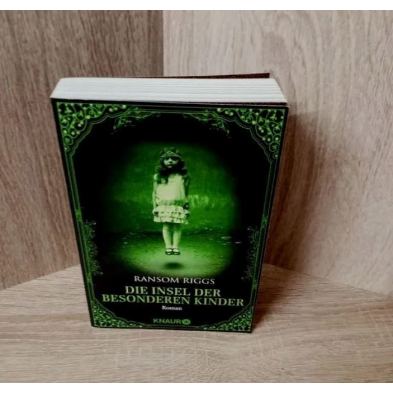 Die Insel der besonderen Kinder von Ransom Riggs.