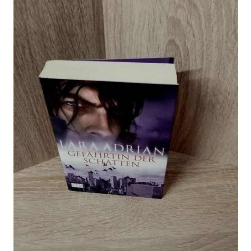 Gefährtin der Schatten von Lara Adrian (2009, Taschenbuch)